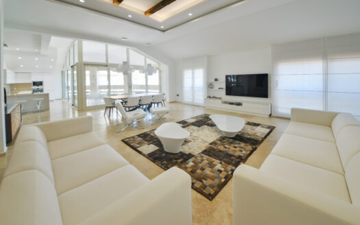 Three-bedroom apartment in the heart of Budva