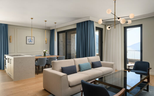 Branded three-bedroom apartment with sea view, Movenpick 5* Teuta Residences