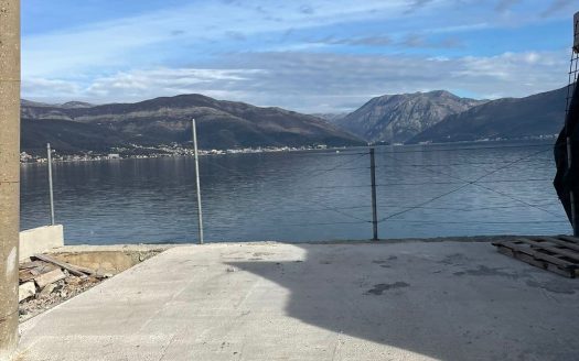 New family villa first line to the sea (under construction)