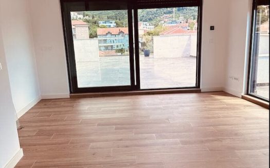 Penthouse for sale in Tivat