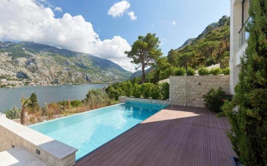 Villa in Prčanj with panoramic view