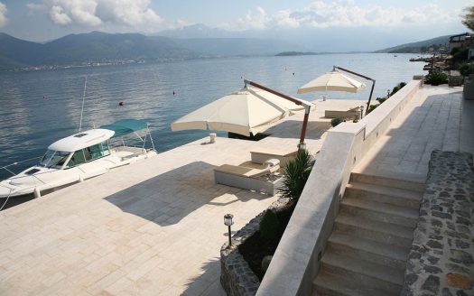 Villa first line to the sea – Krašići