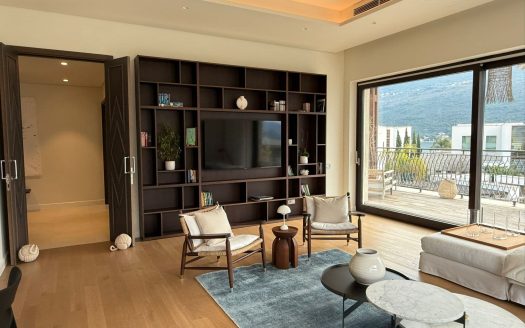 Three-Bedroom Apartment, Portonovi