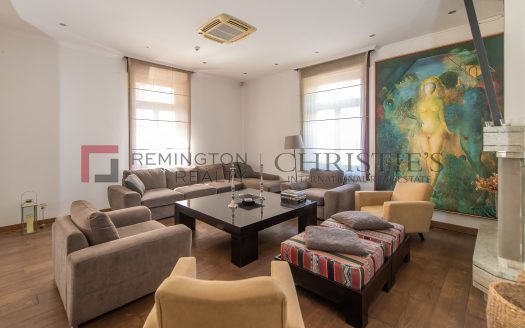 Prestigious urban villa in the heart of the city