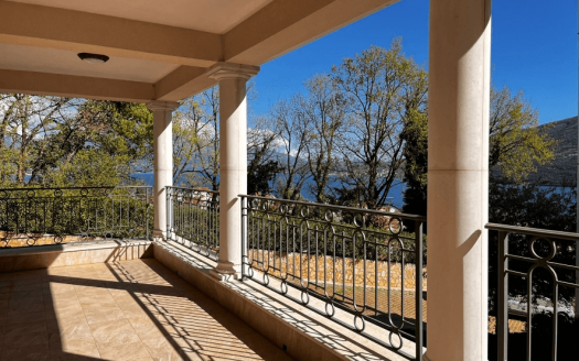 Modern Three-Bedroom Apartment for Sale in Djenovici, Herceg Novi
