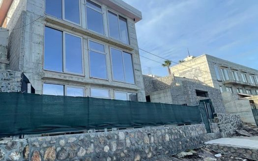 New family villa first line to the sea (under construction)