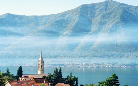 Five-bedroom Villa with spectacular Bay views