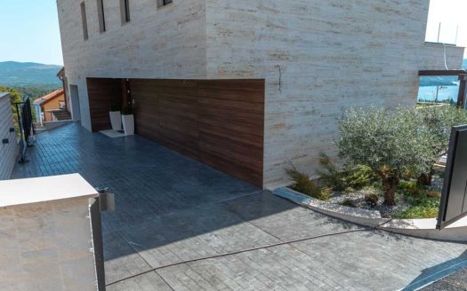 Exquisite Villa in Tivat: Luxury, Comfort, and Stunning Views 