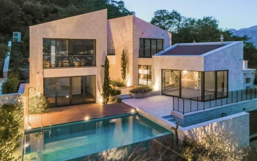 Villa in Prčanj with panoramic view