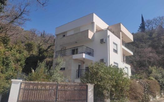 House for sale, Perazića Do