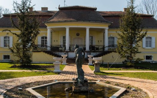 Castle & Winery Schulhoff