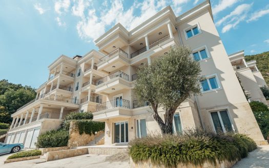 FOR SALE: Fully Furnished Two-Bedroom Apartment with Pool and Spa Near Portonovi Marina