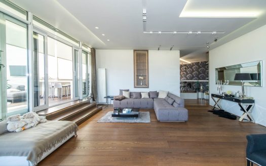 Fantastic Apartment in Block 19a with Two Garage Spaces