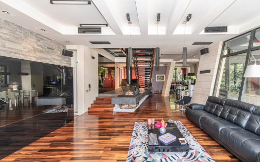 Attractive City Villa