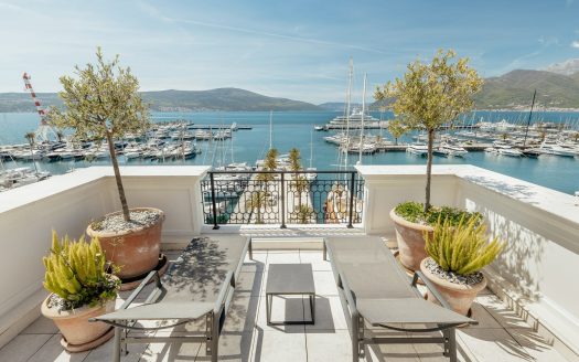 Luxurious penthouse within the Regent 5* hotel, Porto Montenegro