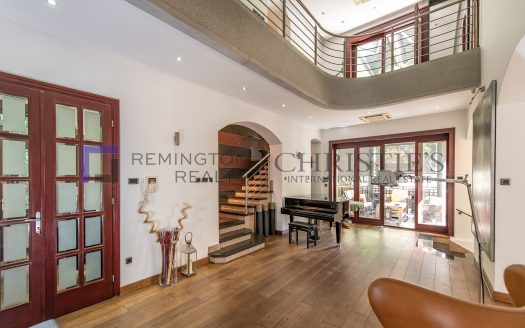 Prestigious urban villa in the heart of the city