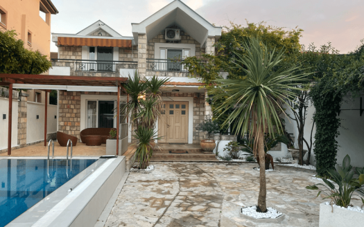Family house, Dumidran, Tivat
